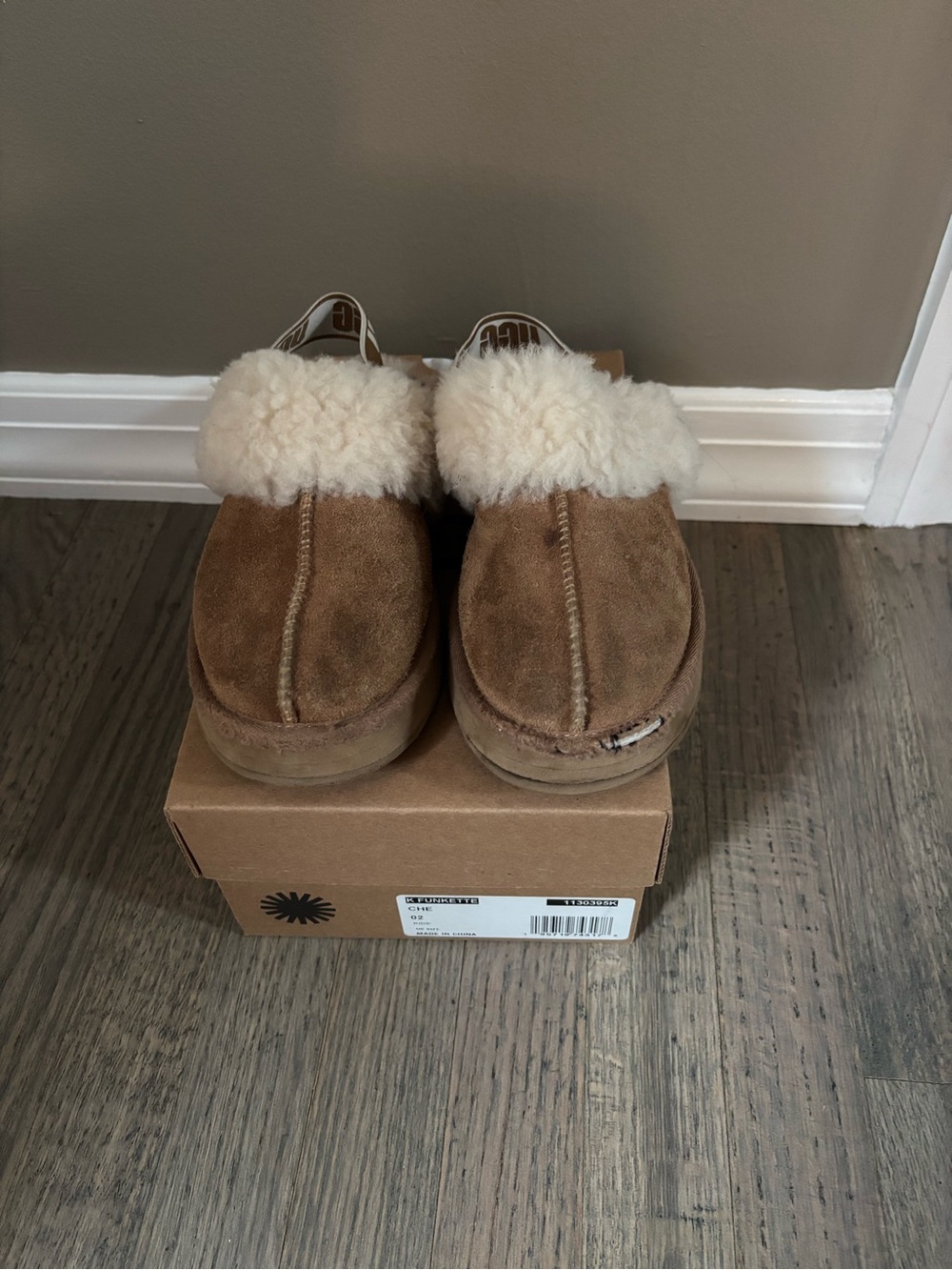 UGG Funkette sling back kids size 2